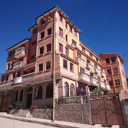 Hostal Real Los Andes Del Lago Копакабана Екстериор снимка