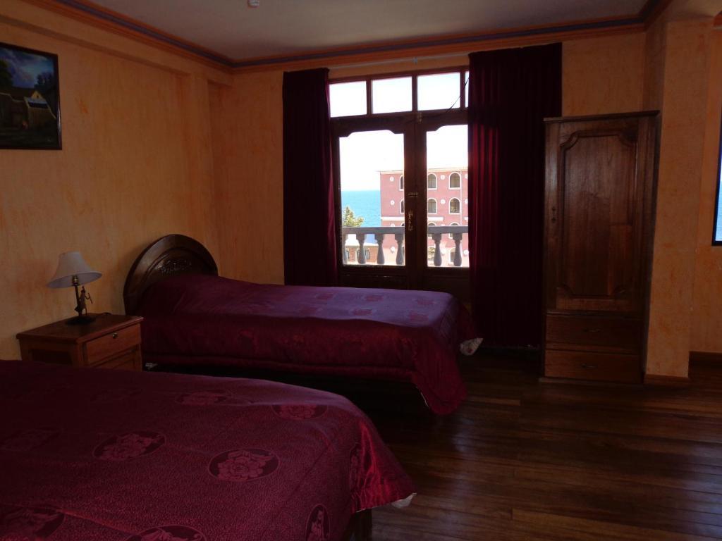 Hostal Real Los Andes Del Lago Копакабана Екстериор снимка